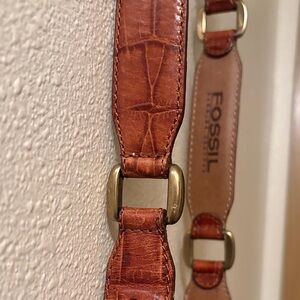 Fossil Elegant Tan Leather Belt with Gold Accents